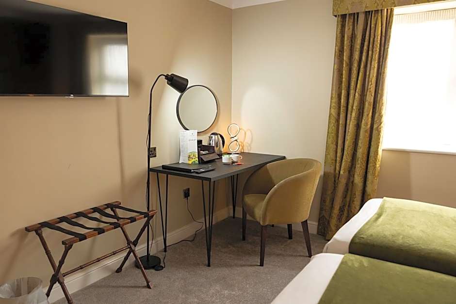 Red Hall Hotel
