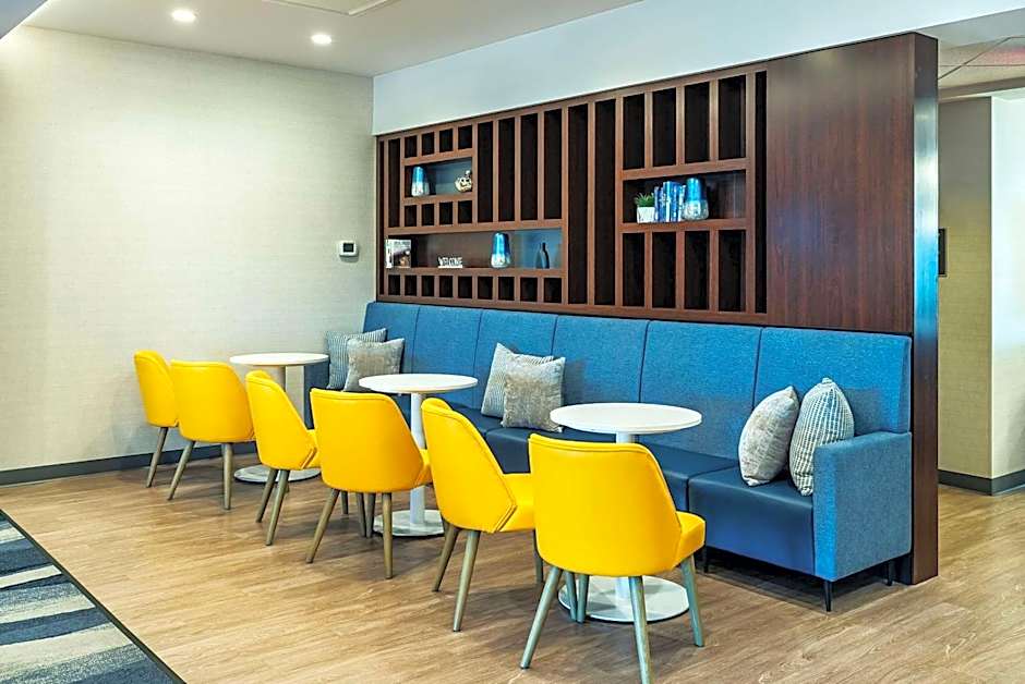 Comfort Suites Kelowna