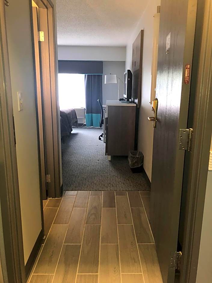 Super 8 by Wyndham Manchester Airport