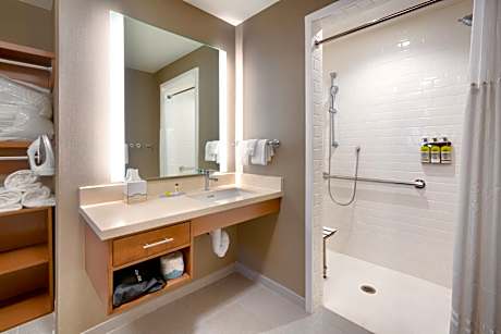 One-Bedroom Queen Room with Accessible Roll In Shower - Non-Smoking