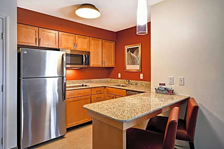 Suite, 1 Bedroom (1 Queen Bed and 1 Double Sofa Bed)