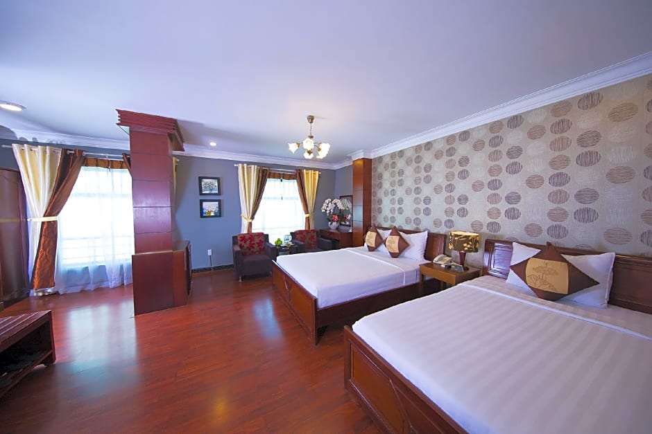 Good Vibes Central Hotel