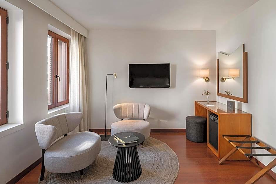 Photo 1 of 10 of Superior Double Room