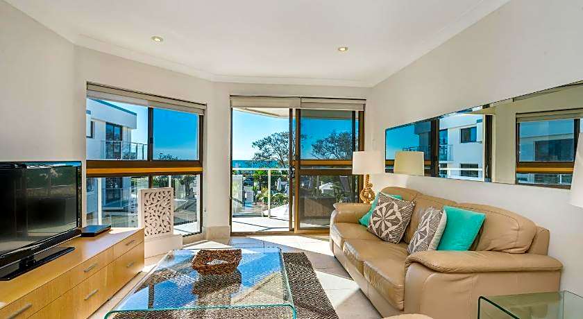 Bayview Beachfront Apartments- in town right on the beach