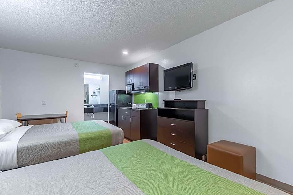 Studio 6-Bryan, TX - University Area