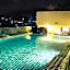Hemingways Silk Hotel