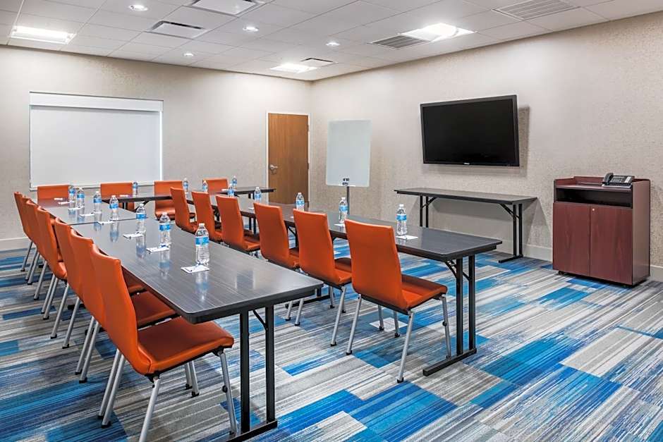 Holiday Inn Express & Suites West Plains Southwest By IHG