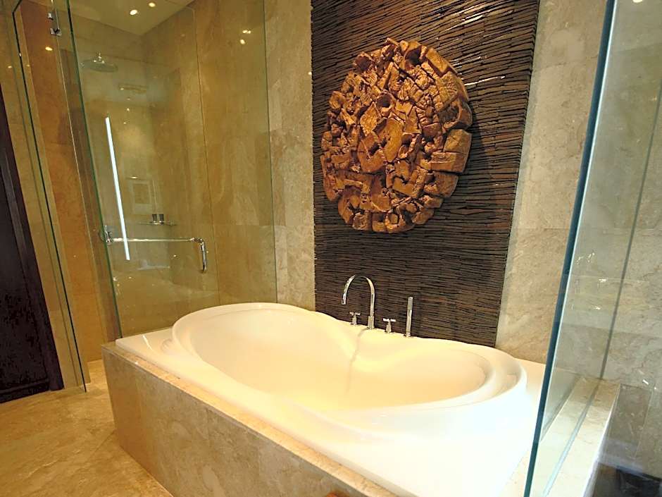 Sun Island Suites & Spa Goa Gong