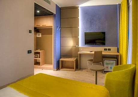 Double Room (1 Adult)