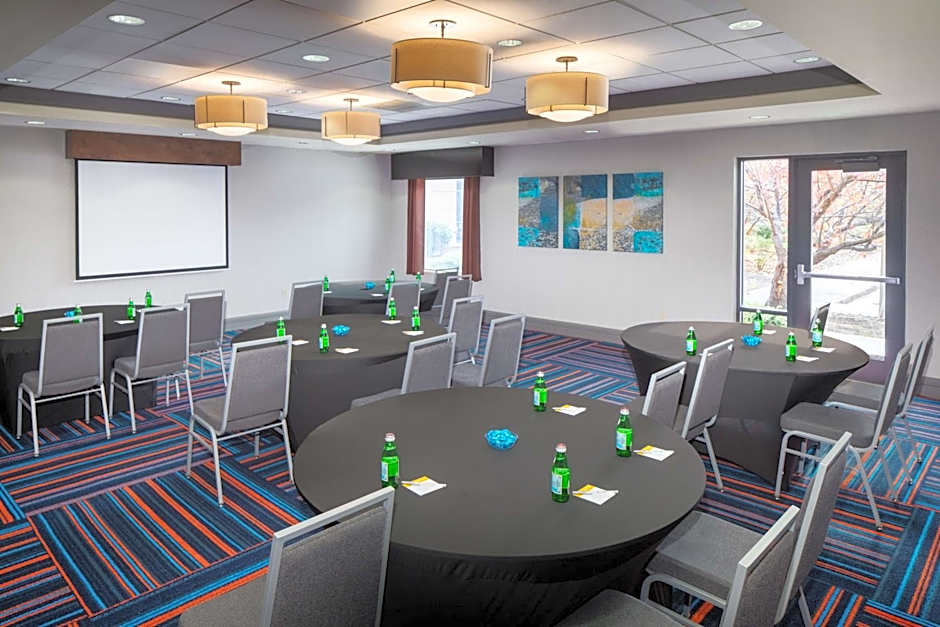 Hampton Inn by Hilton Garden City Long Island