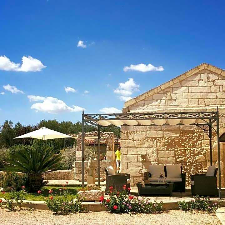 Agriturismo Alonì Costarella Masseria