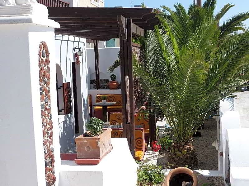 Aparthotel Black Sand