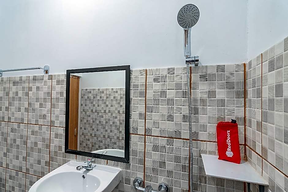 RedDoorz @ Pasar Melayu Sagulung Batam