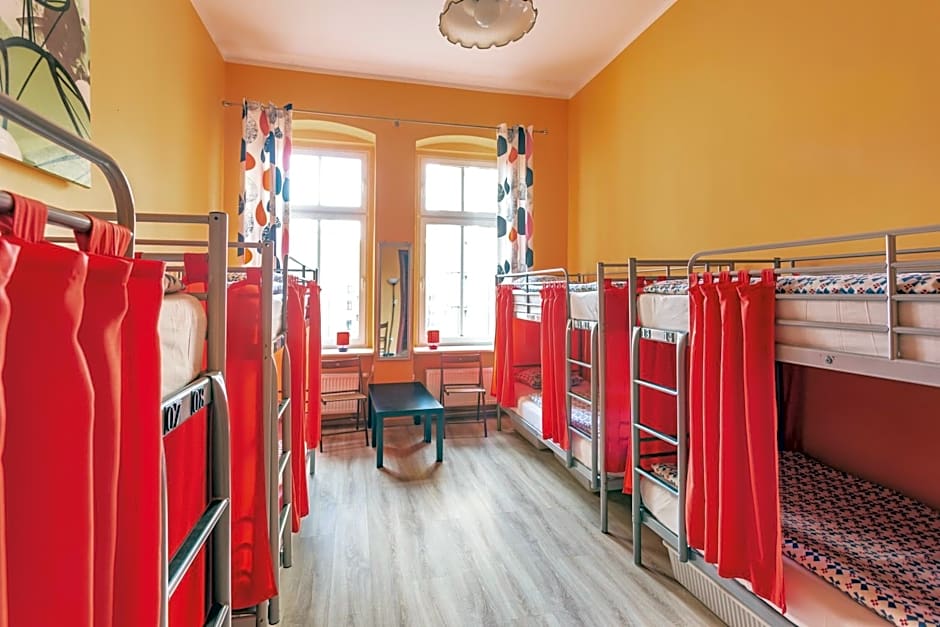 Babel Hostel, Dworzec PKP, Rynek