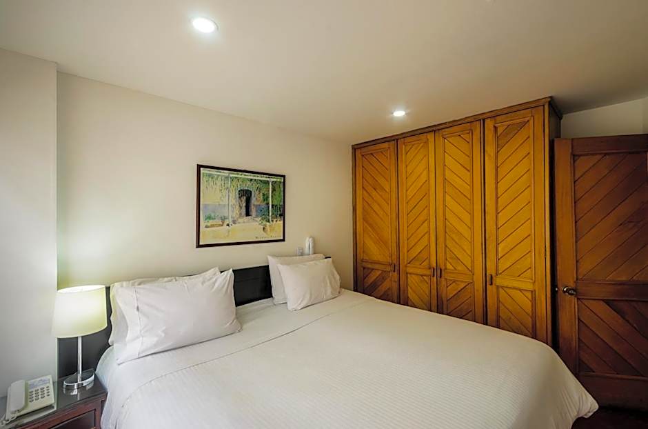 Travelers Fontana Plaza