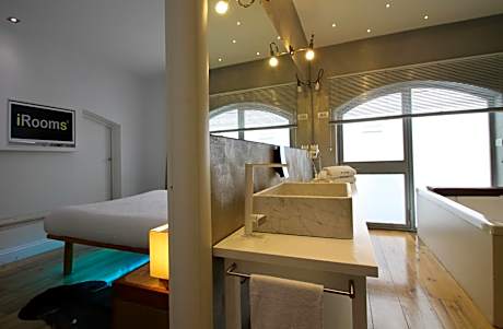 Suite with Spa Bath