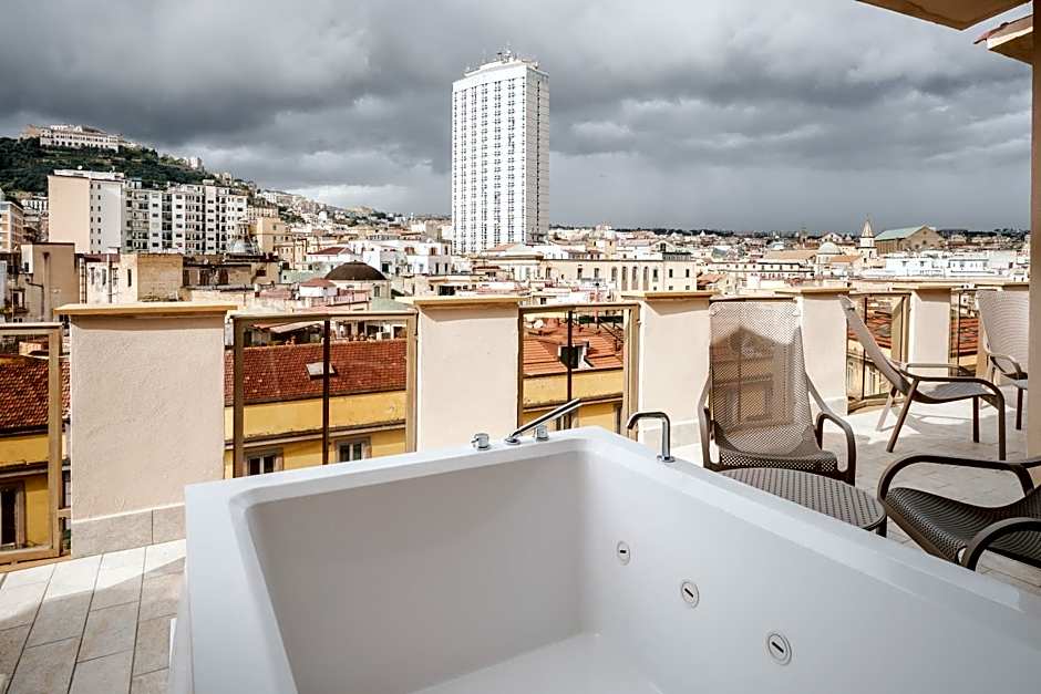 POETICA BOUTIQUE SKY HOTEL