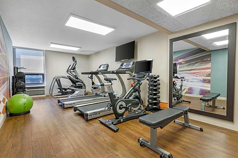 Best Western Plus Indianapolis North at Pyramids
