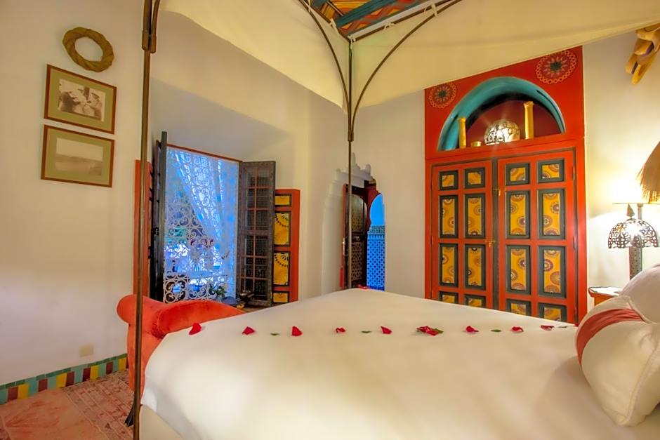 Riad Kaiss By Anika