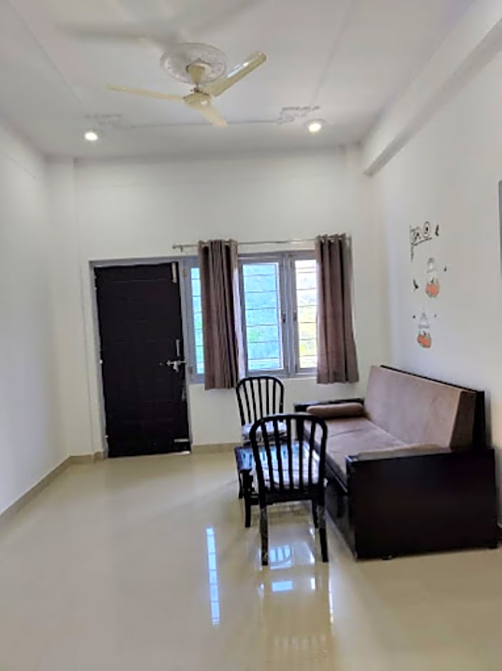 Goroomgo Komfy Stayz Dehradun