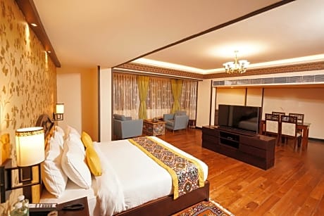 Suite with Mountain View