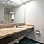 Days Inn & Suites by Wyndham Norton Shores/Muskegon