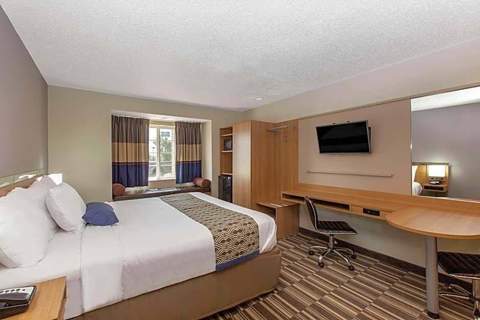 Microtel Inn & Suites by Wyndham Augusta Riverwatch