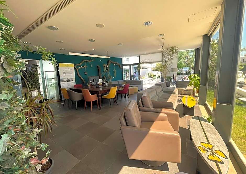 HI Arrifana Destination Hostel