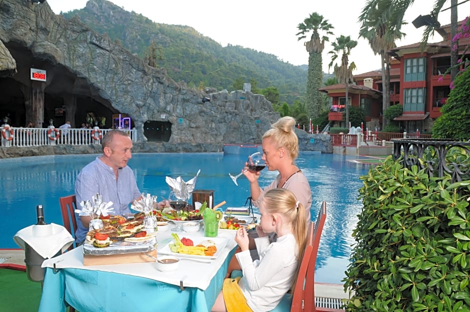 Grand Aquarium Apart