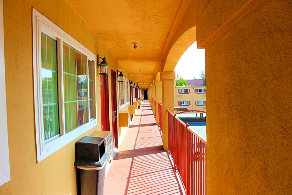 Roy Inn & Suites -Sacramento Midtown