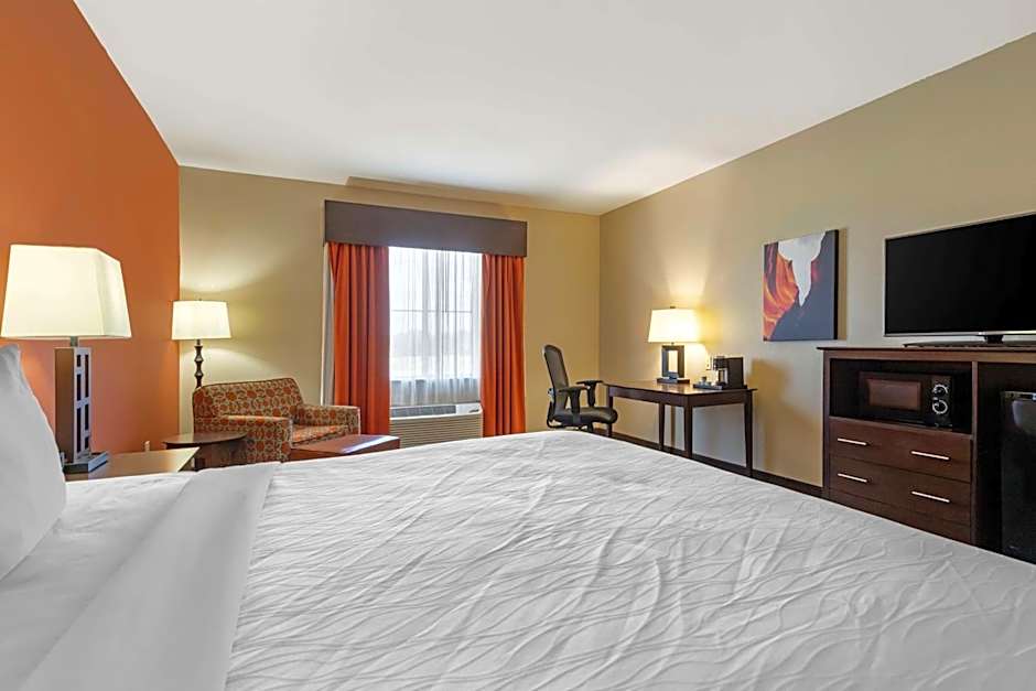 Best Western Plus Longhorn Inn & Suites
