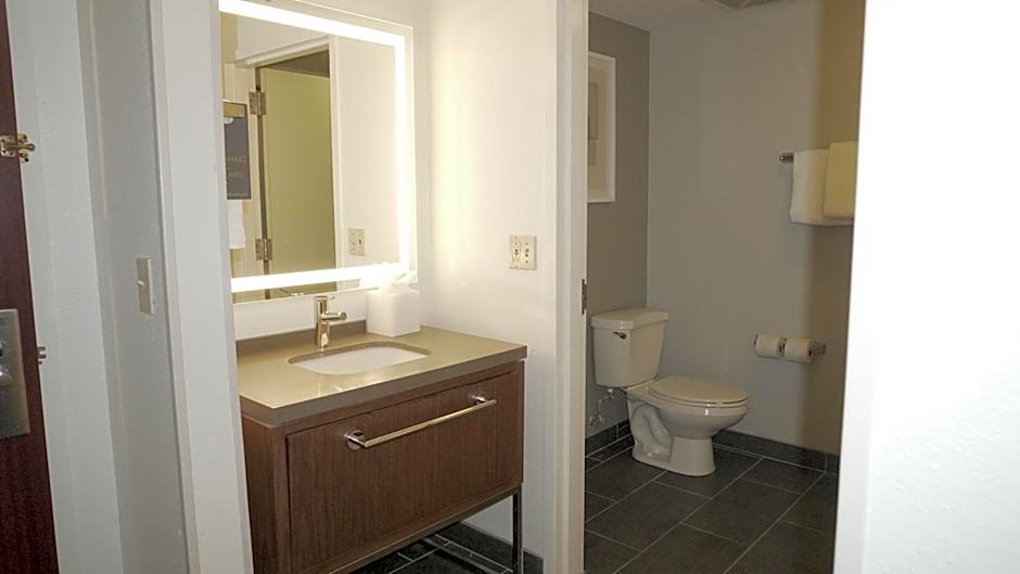 Courtyard by Marriott Memphis East/Bill Morris Parkway