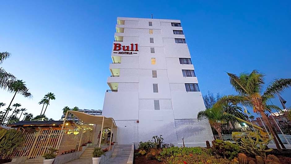 BULL Eugenia Victoria & SPA