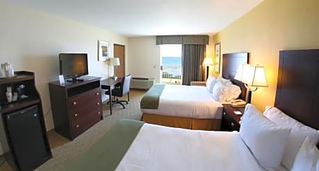 Queen Room with Two Queen Beds - Beachfront View