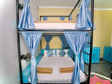 1 Double Bed in 4-Double Bed Dormitory - Mixed