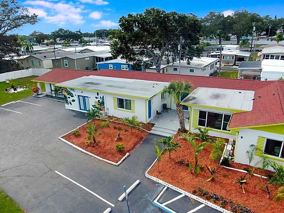 Palm Cove Motel