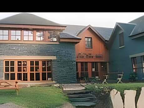 Oak Tree Inn