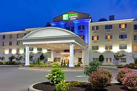Holiday Inn Express Hotel & Suites Watertown - Thousand Islands, an IHG Hotel