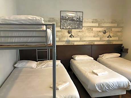 Quintuple Room