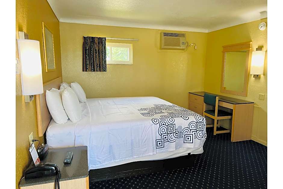 Budget Inn By OYO Toledo Perrysburg I-280