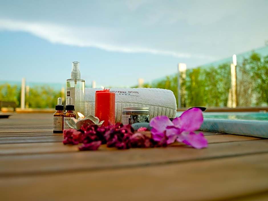 Breaking Business Hotel