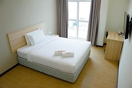 Deluxe Queen Room