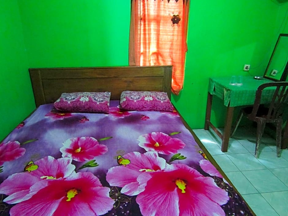 Losmen Kinasih Puncak & Gazebo Pandang