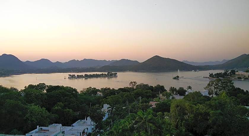 Hotel Hill Top Palace