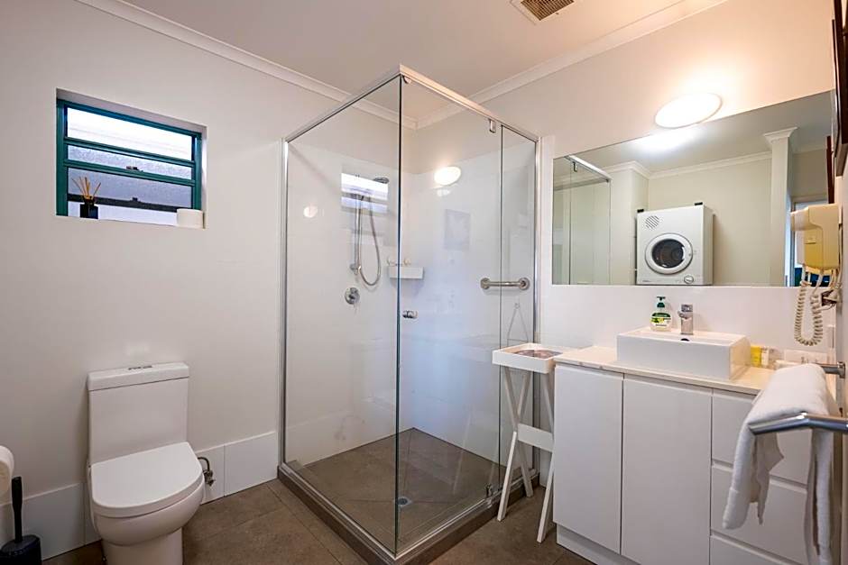 Noosa River Sandy Shores Hotel