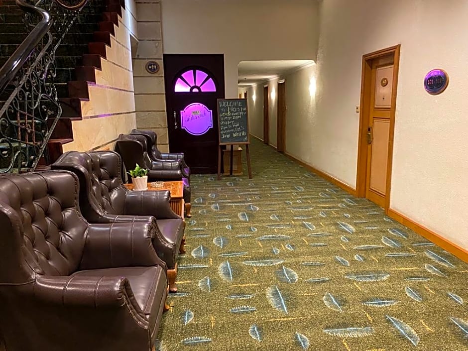 Harmoni Suites Hotel