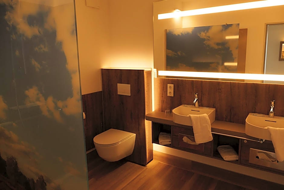 Meyn's Apartments & Hotel