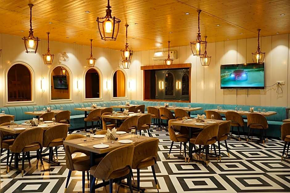 Jannat Hotel (Chamba )