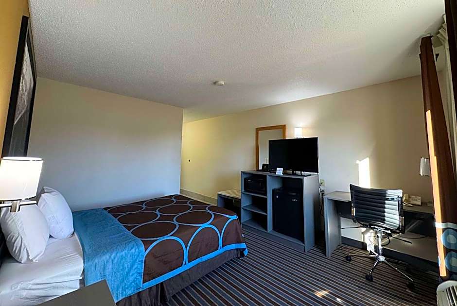 Super 8 by Wyndham Columbia Clark Lane