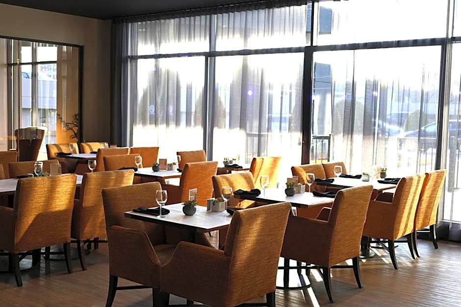 Travelodge Hotel & Convention Center by Wyndham Quebec City